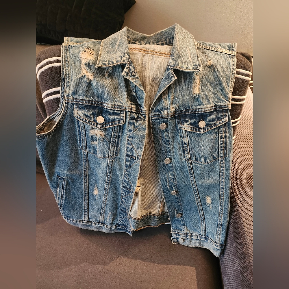GAP jean vest - women's sz XL